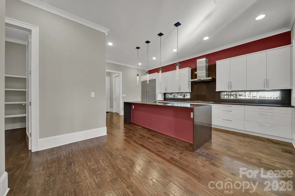 2011 Sharon Avenue Charlotte NC 28211