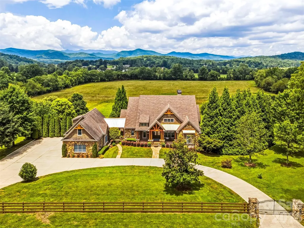 280 Walnut Hollow Road Brevard NC 28712