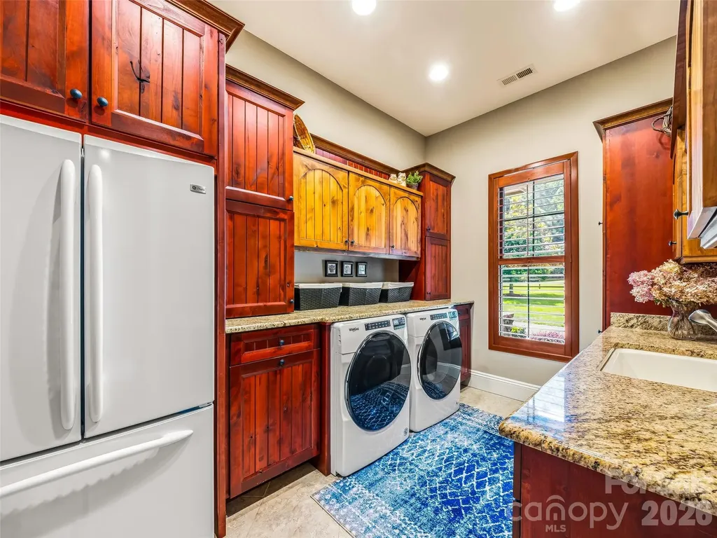 280 Walnut Hollow Road Brevard NC 28712