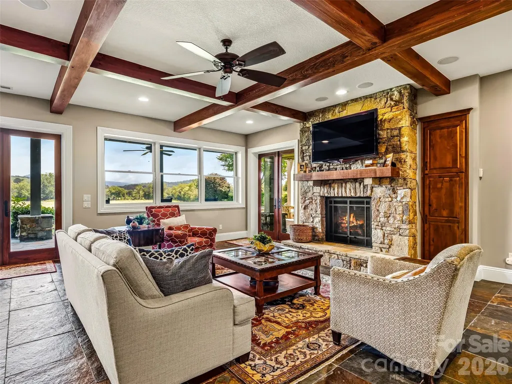 280 Walnut Hollow Road Brevard NC 28712