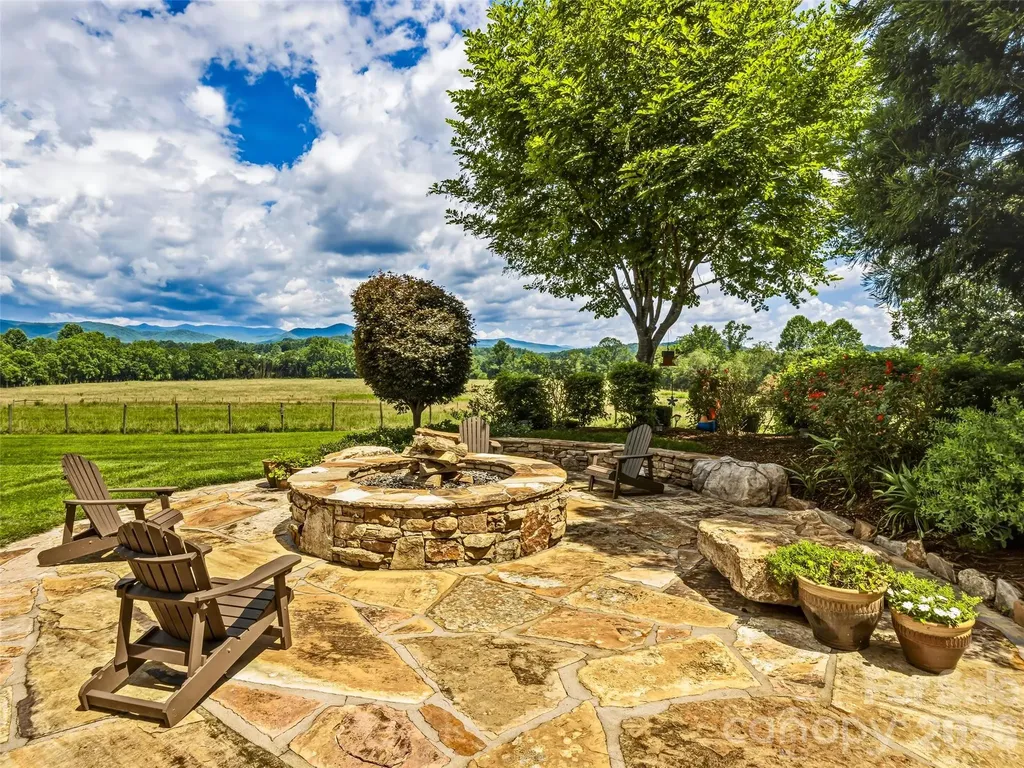 280 Walnut Hollow Road Brevard NC 28712