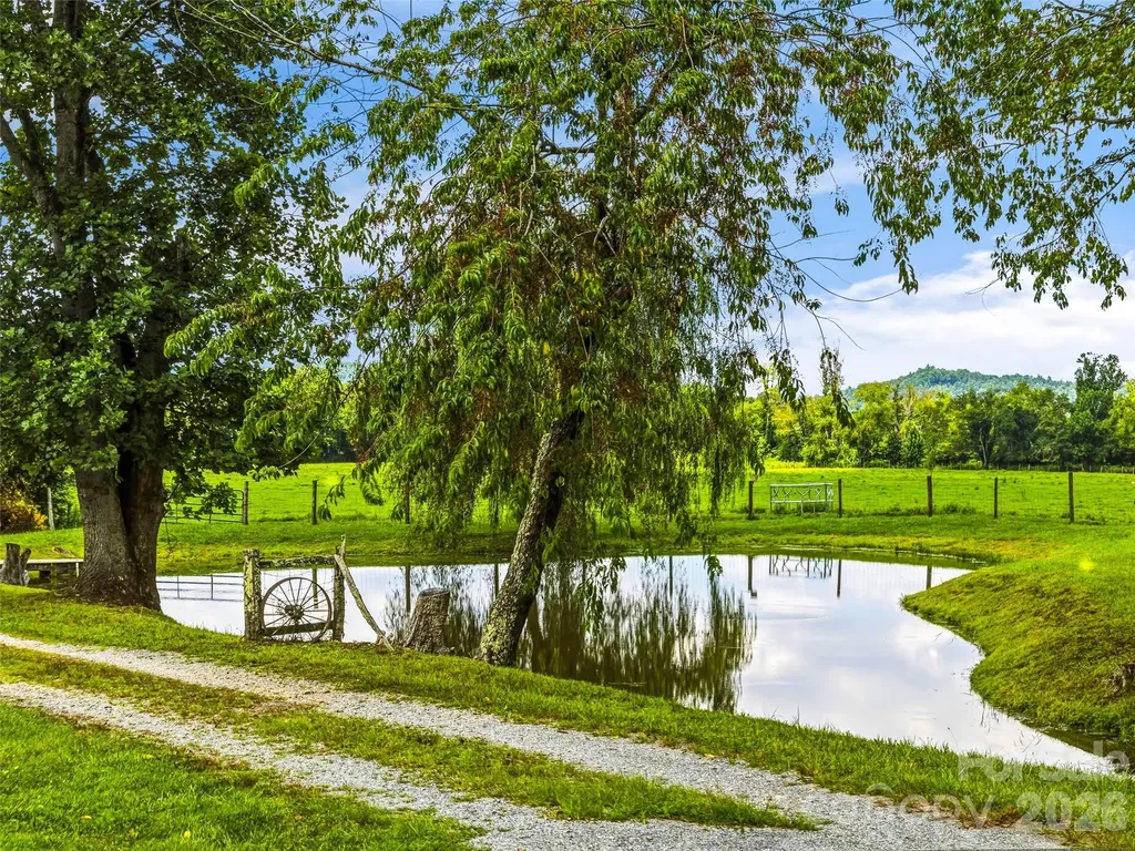280 Walnut Hollow Road Brevard NC 28712