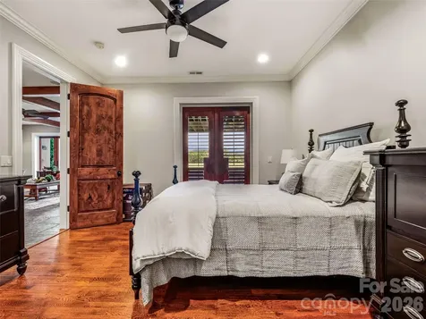 280 Walnut Hollow Road Brevard NC 28712