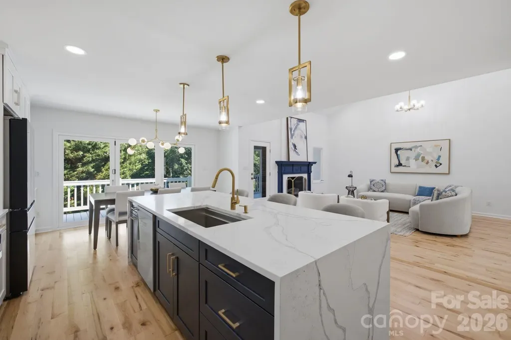 2494 Cherry Lane Denver NC 28037
