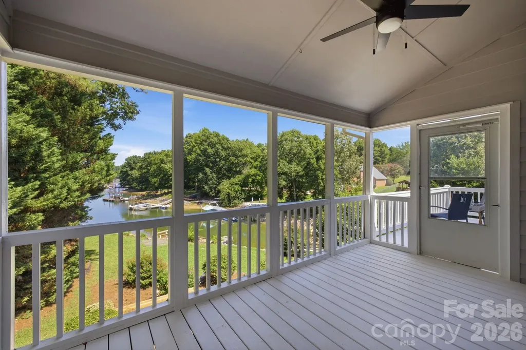2494 Cherry Lane Denver NC 28037
