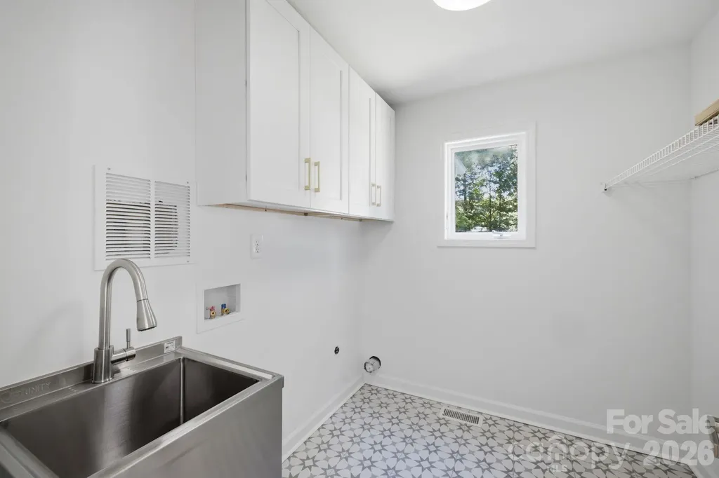 2494 Cherry Lane Denver NC 28037