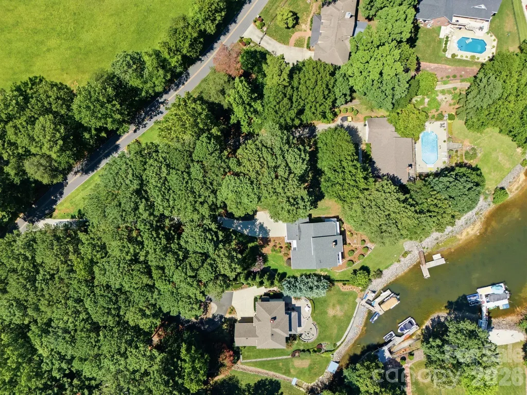 2494 Cherry Lane Denver NC 28037