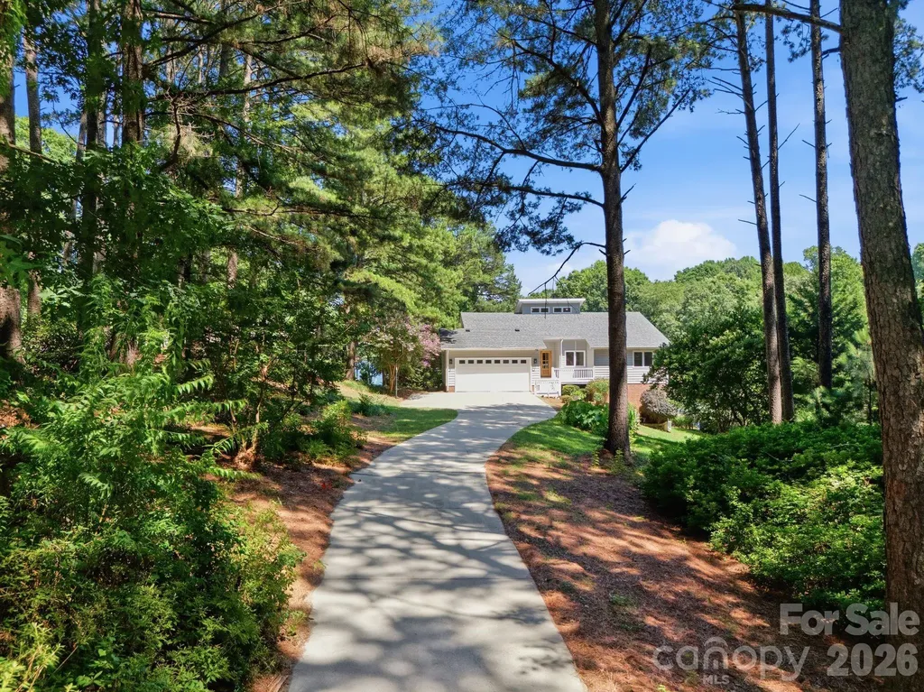 2494 Cherry Lane Denver NC 28037