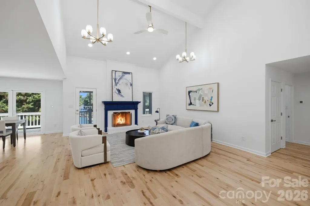 2494 Cherry Lane Denver NC 28037