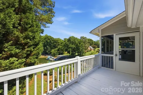 2494 Cherry Lane Denver NC 28037