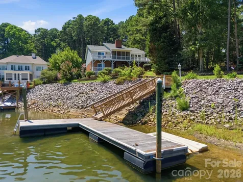 2494 Cherry Lane Denver NC 28037