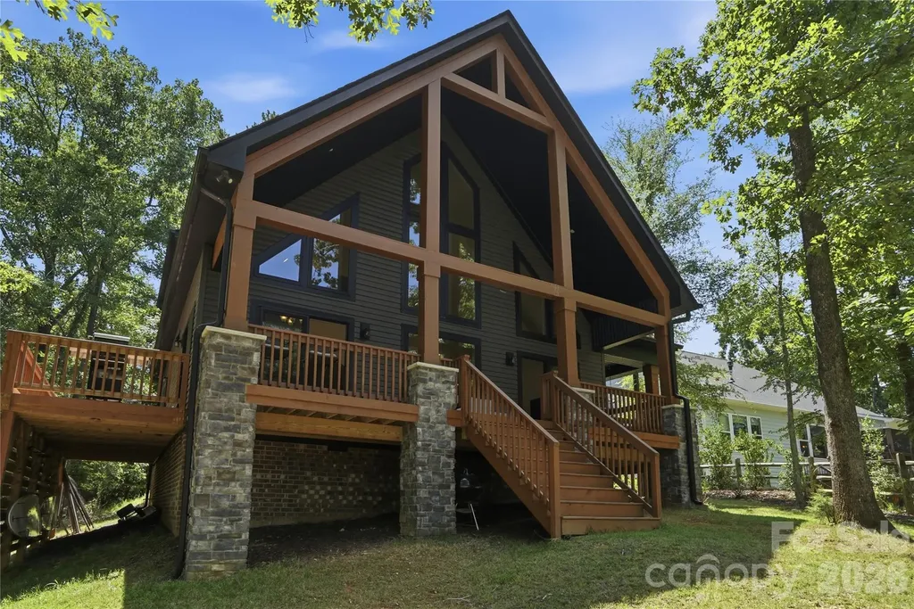 18532 Rosapenny Road Charlotte NC 28278