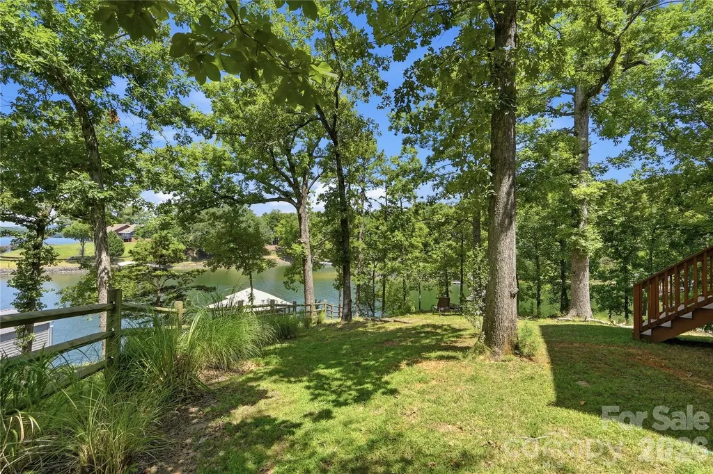 18532 Rosapenny Road Charlotte NC 28278
