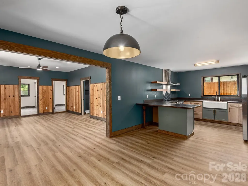 78 Travis Street Clyde NC 28721