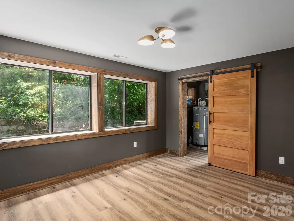 78 Travis Street Clyde NC 28721