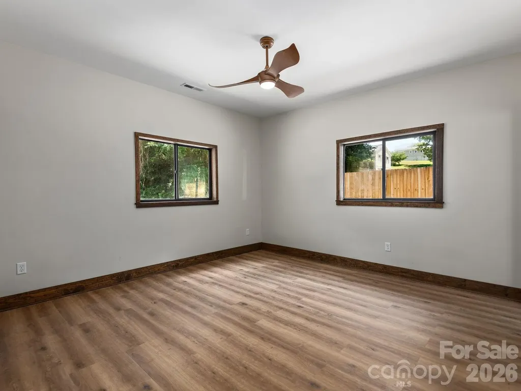 78 Travis Street Clyde NC 28721