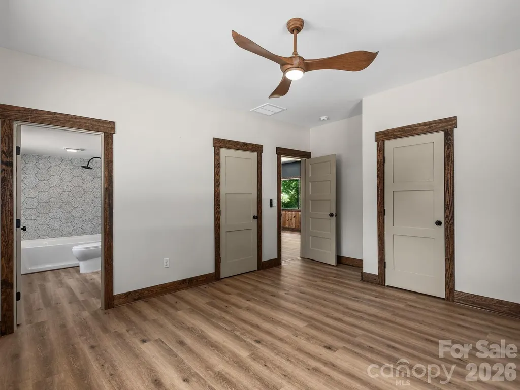 78 Travis Street Clyde NC 28721