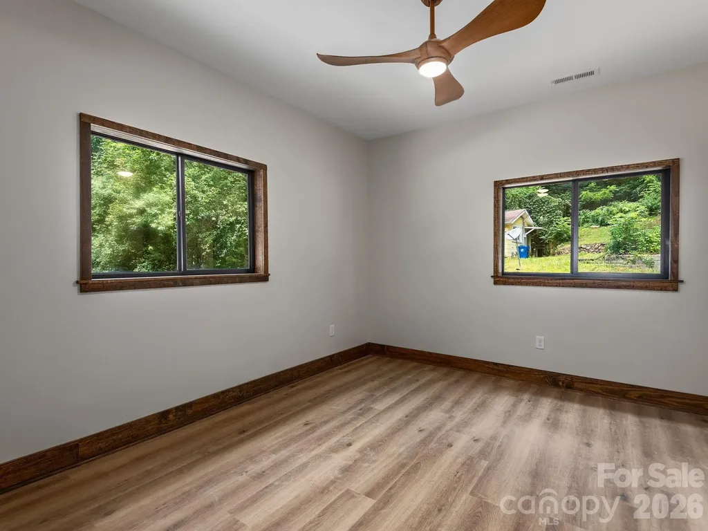 78 Travis Street Clyde NC 28721