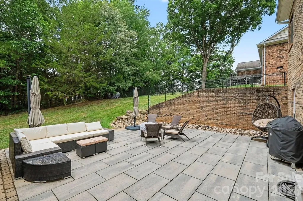 765 Sloan Street Denver NC 28037