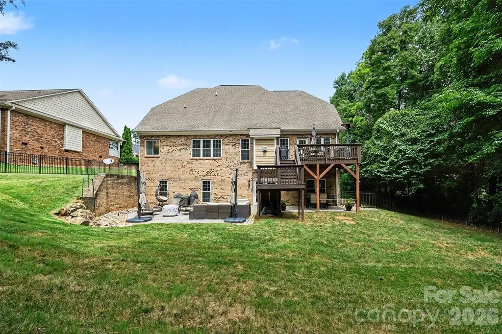 765 Sloan Street Denver NC 28037