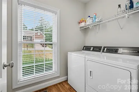 765 Sloan Street Denver NC 28037