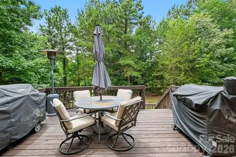 765 Sloan Street Denver NC 28037