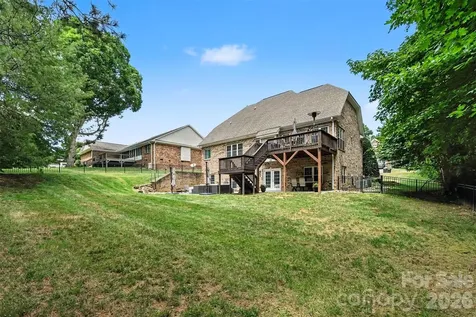 765 Sloan Street Denver NC 28037