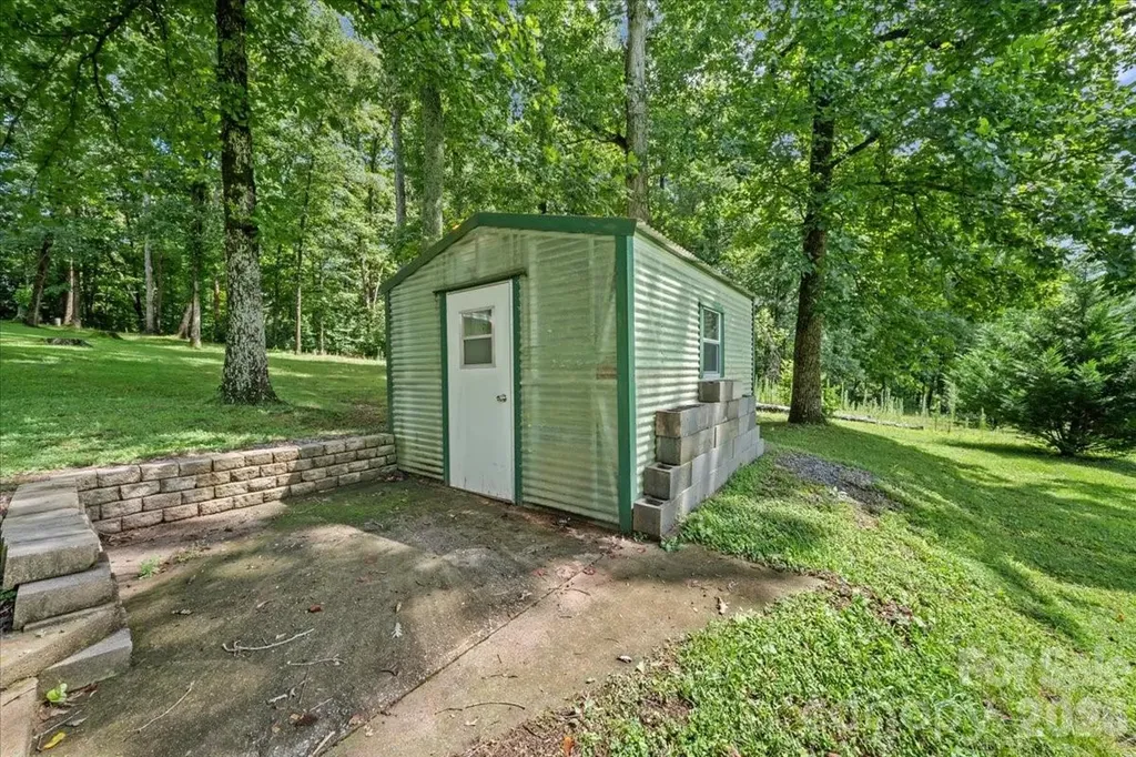 371 Patton Valley Drive Nebo NC 28761