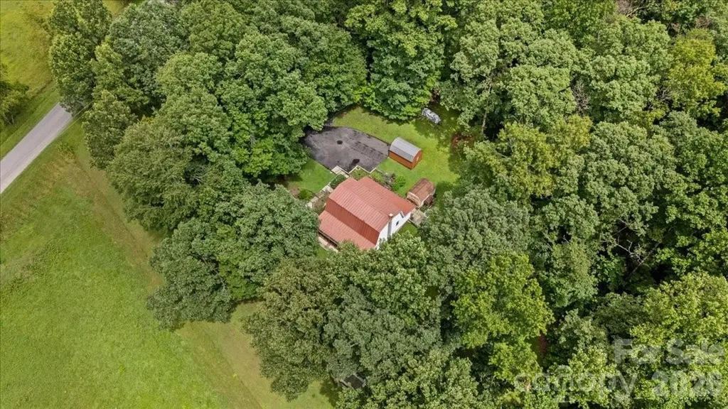 371 Patton Valley Drive Nebo NC 28761