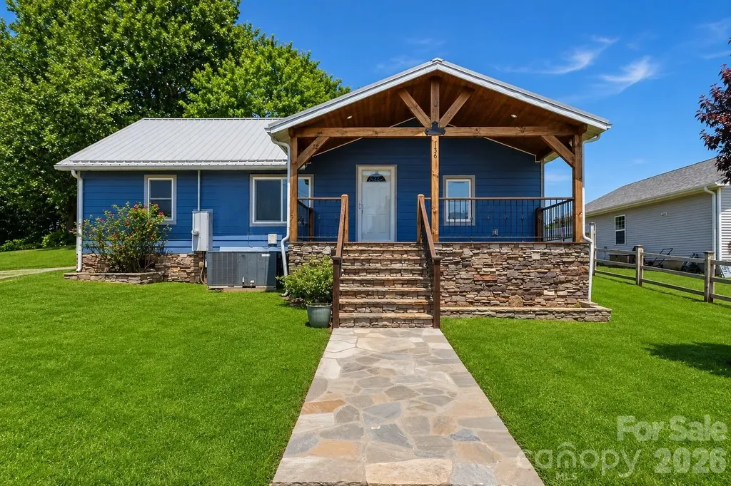 136 W Wilhemenia Street Marion NC 28752