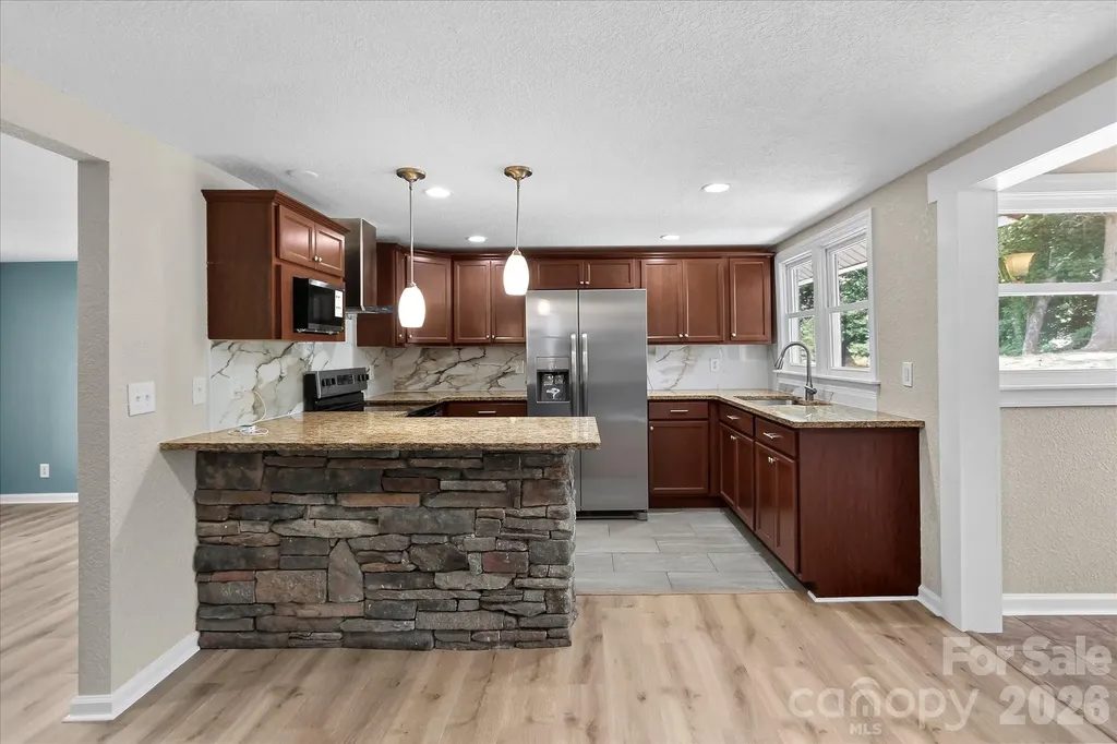 136 W Wilhemenia Street Marion NC 28752