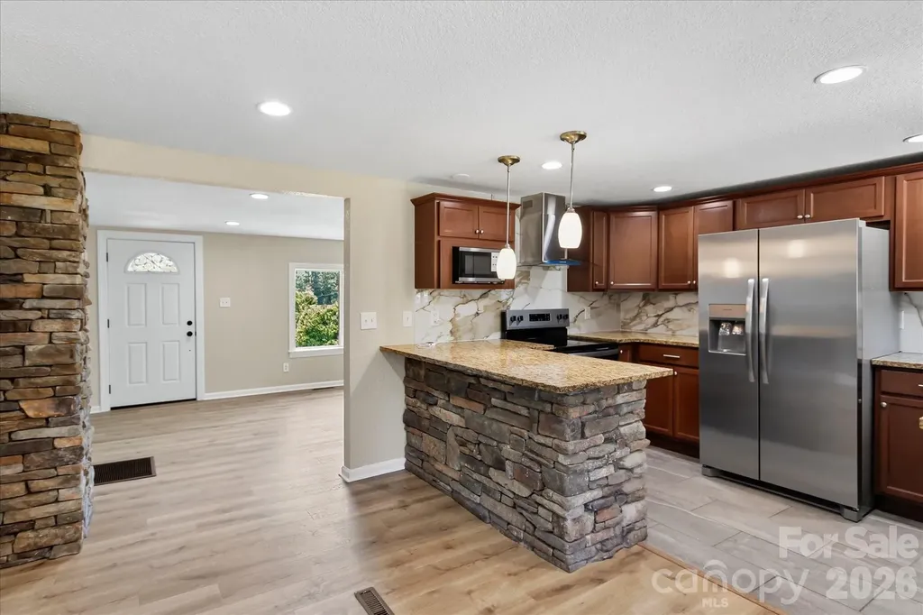 136 W Wilhemenia Street Marion NC 28752
