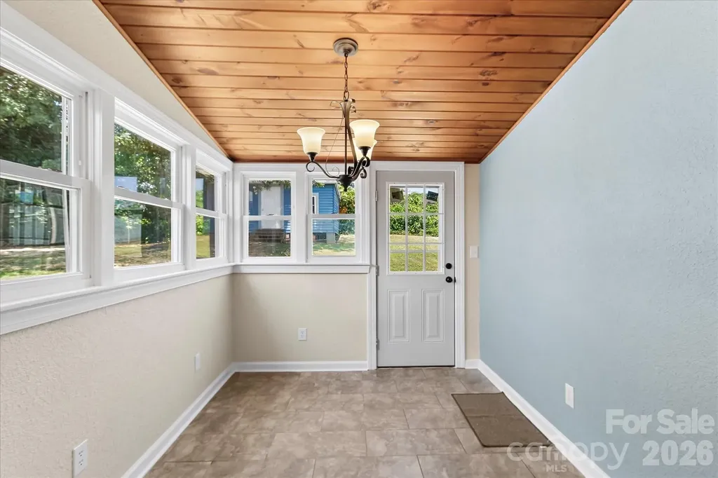 136 W Wilhemenia Street Marion NC 28752