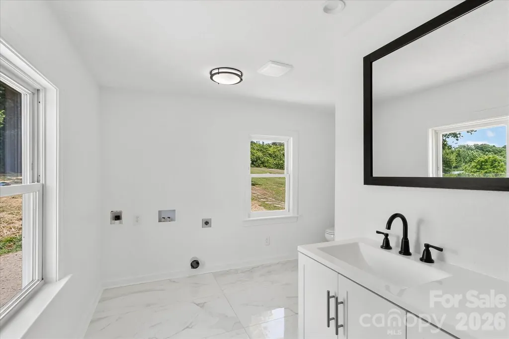136 W Wilhemenia Street Marion NC 28752
