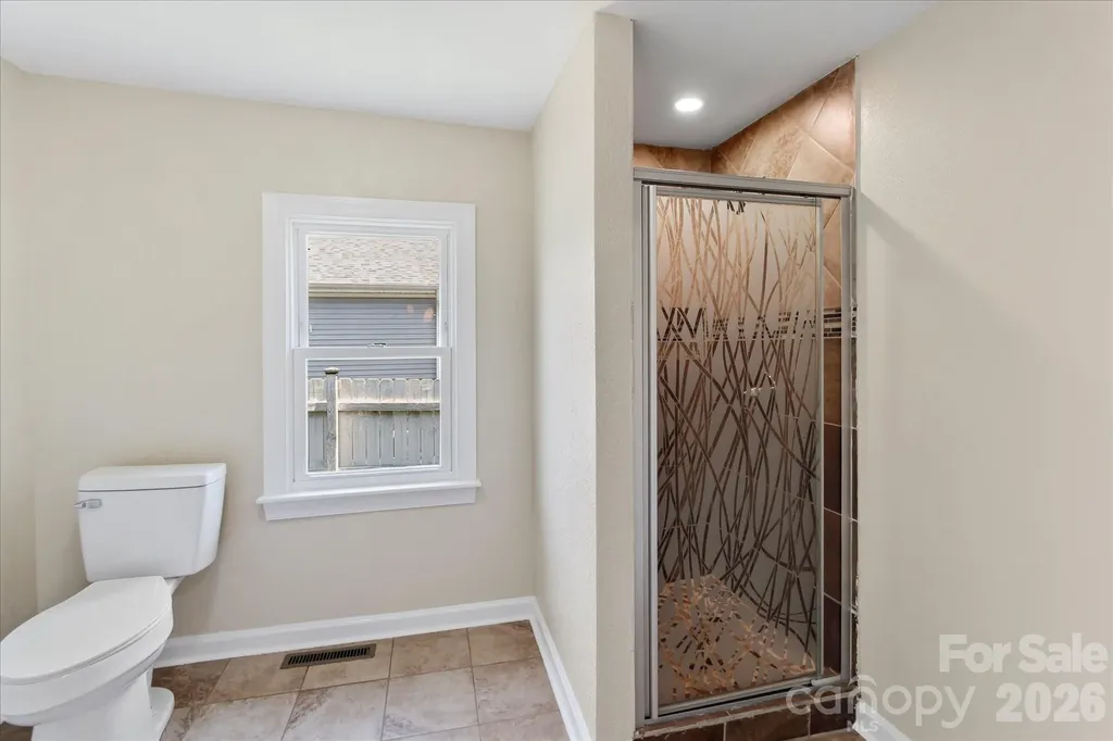 136 W Wilhemenia Street Marion NC 28752