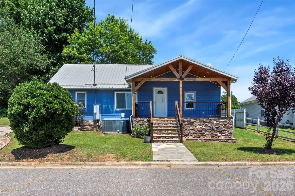 136 W Wilhemenia Street Marion NC 28752