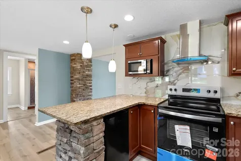 136 W Wilhemenia Street Marion NC 28752