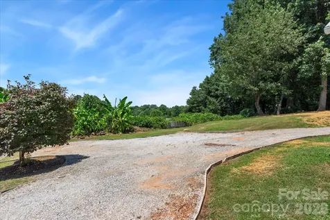 136 W Wilhemenia Street Marion NC 28752
