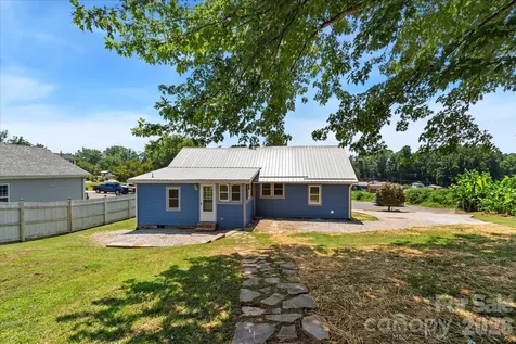 136 W Wilhemenia Street Marion NC 28752