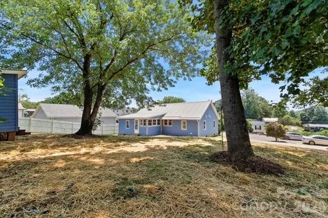 136 W Wilhemenia Street Marion NC 28752