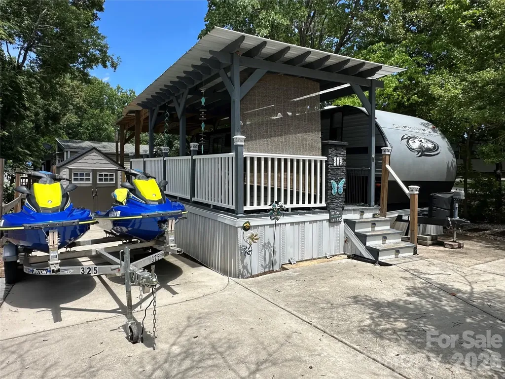 110 Pier Avenue New London NC 28127