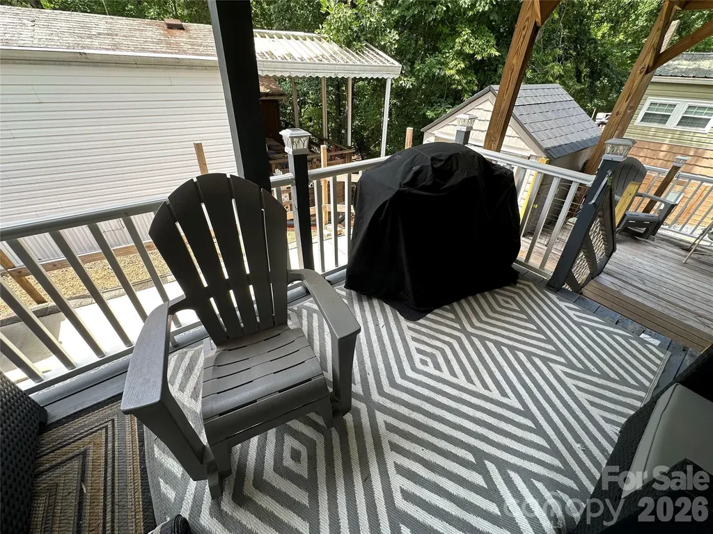 110 Pier Avenue New London NC 28127
