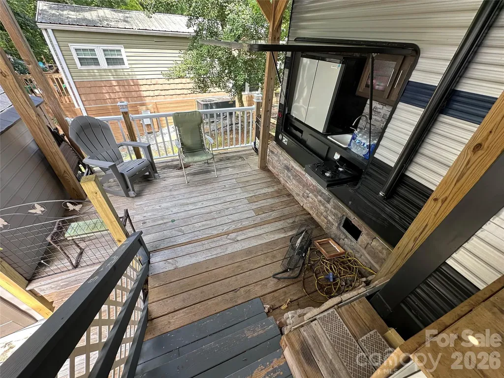 110 Pier Avenue New London NC 28127