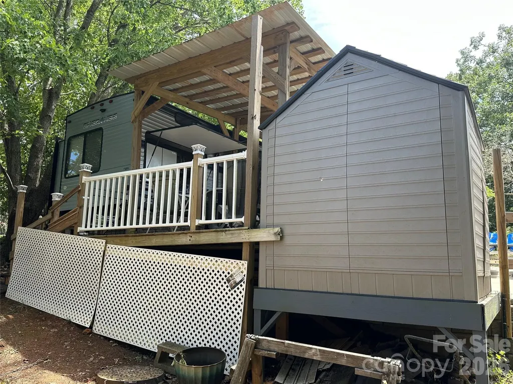 110 Pier Avenue New London NC 28127