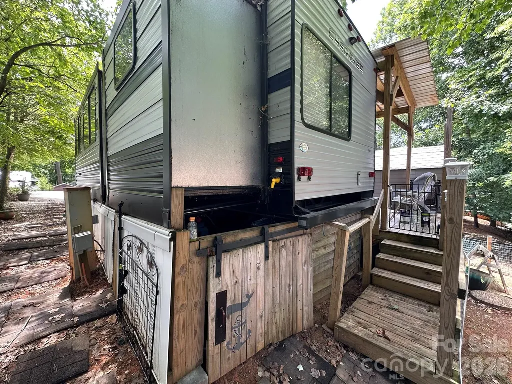 110 Pier Avenue New London NC 28127