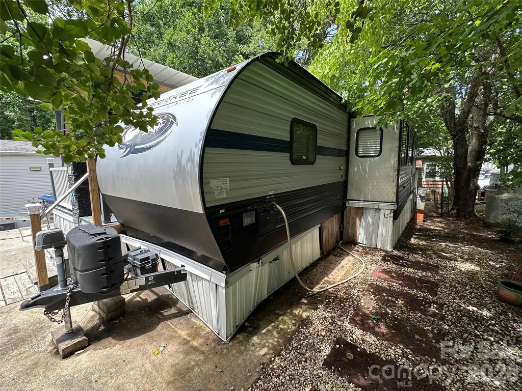 110 Pier Avenue New London NC 28127