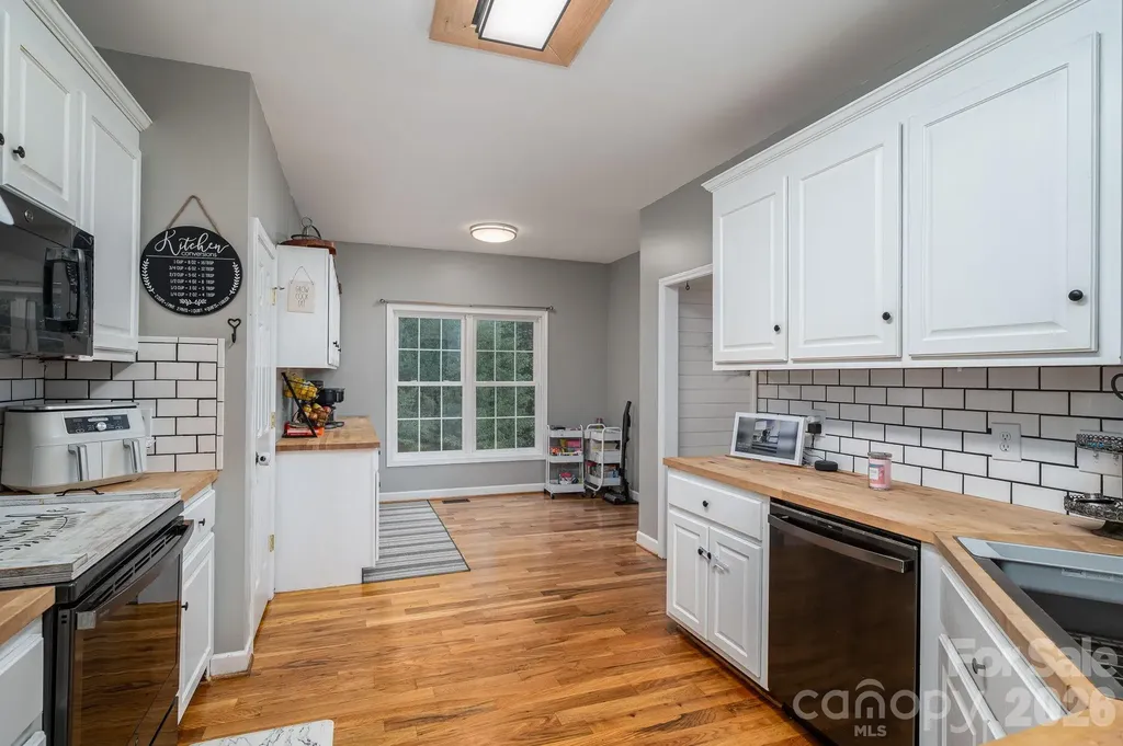 142 Azalea Drive Connelly Springs NC 28612