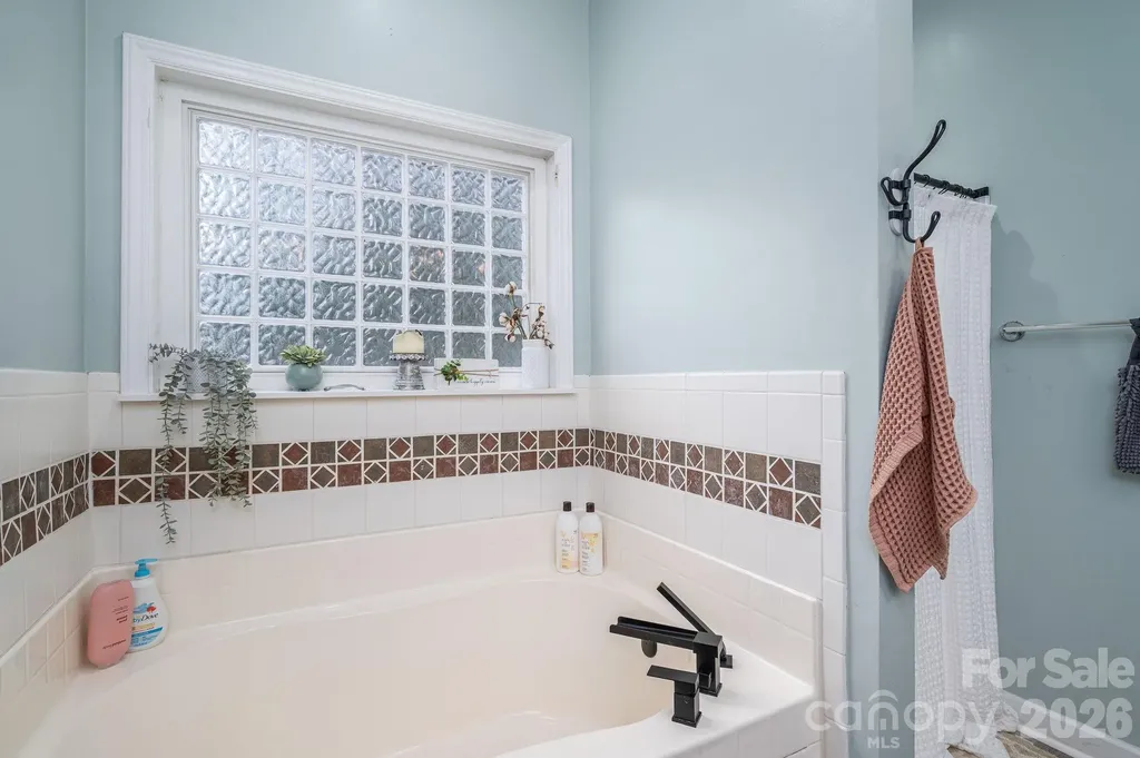 142 Azalea Drive Connelly Springs NC 28612