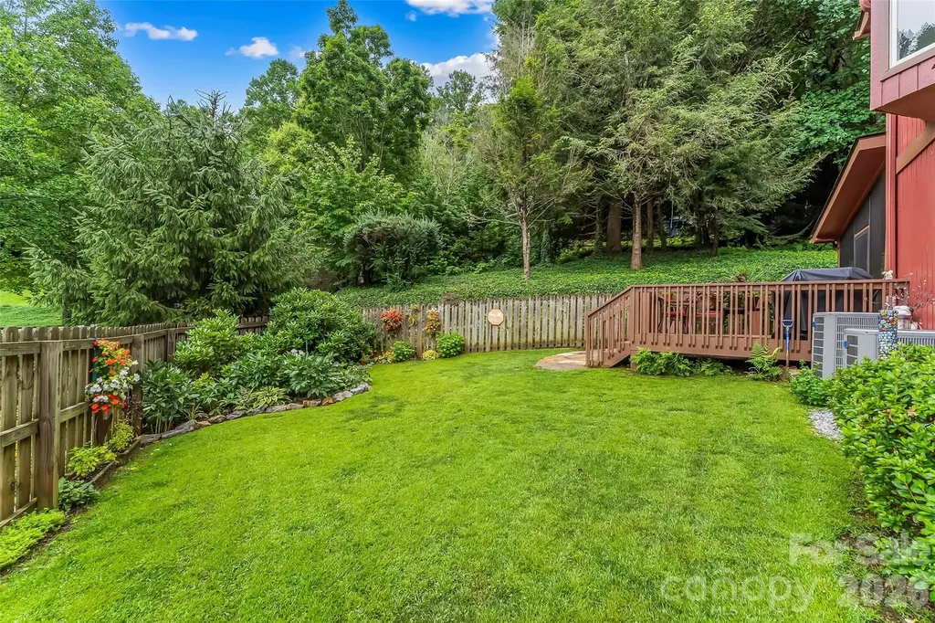 121 Stonecrest Drive Asheville NC 28803