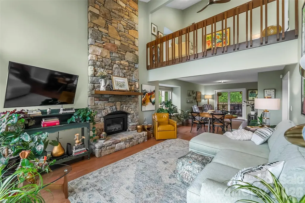 121 Stonecrest Drive Asheville NC 28803